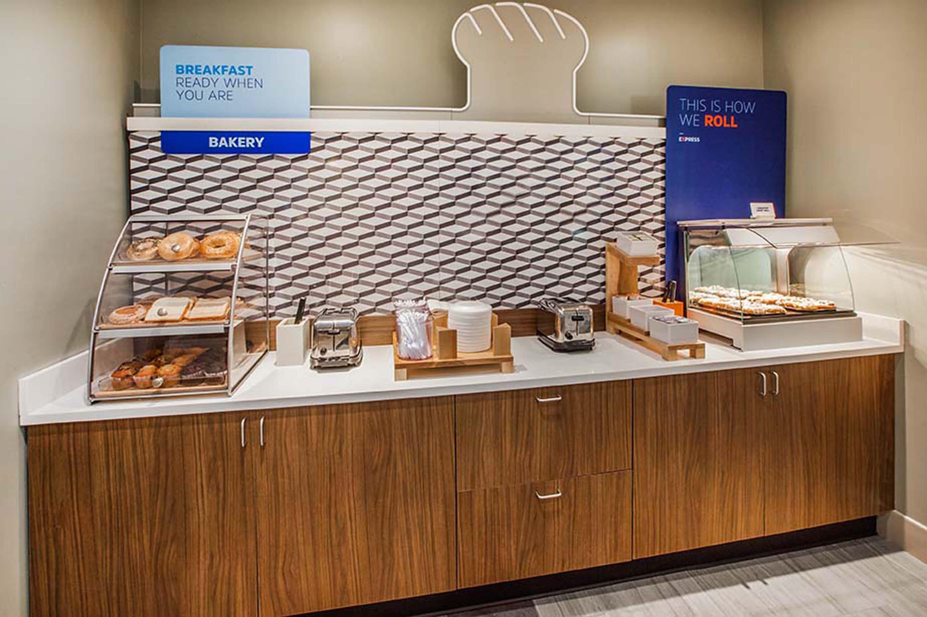 Holiday Inn Express & Suites - Oxford By Ihg Екстер'єр фото