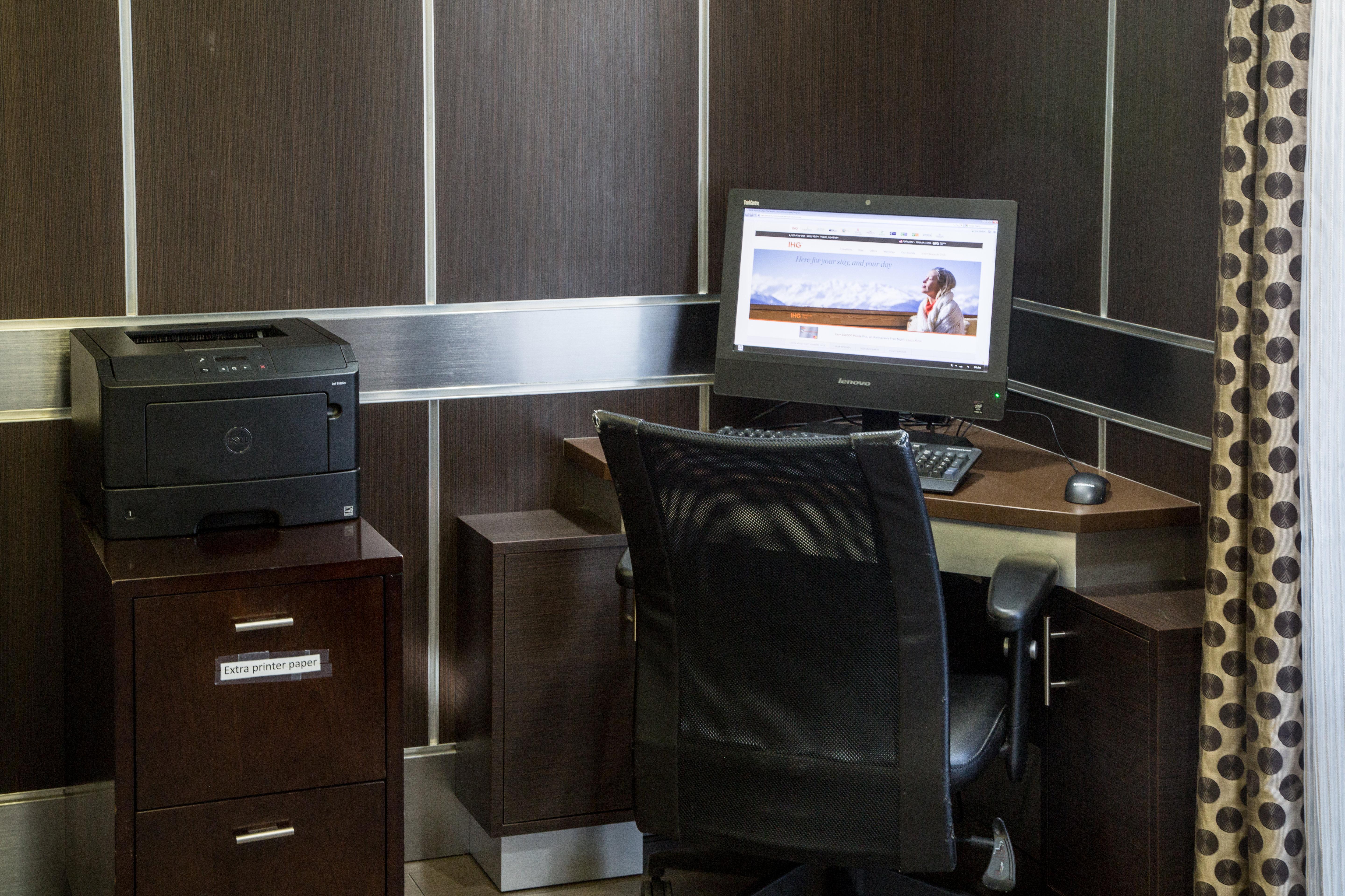Holiday Inn Express & Suites - Oxford By Ihg Екстер'єр фото