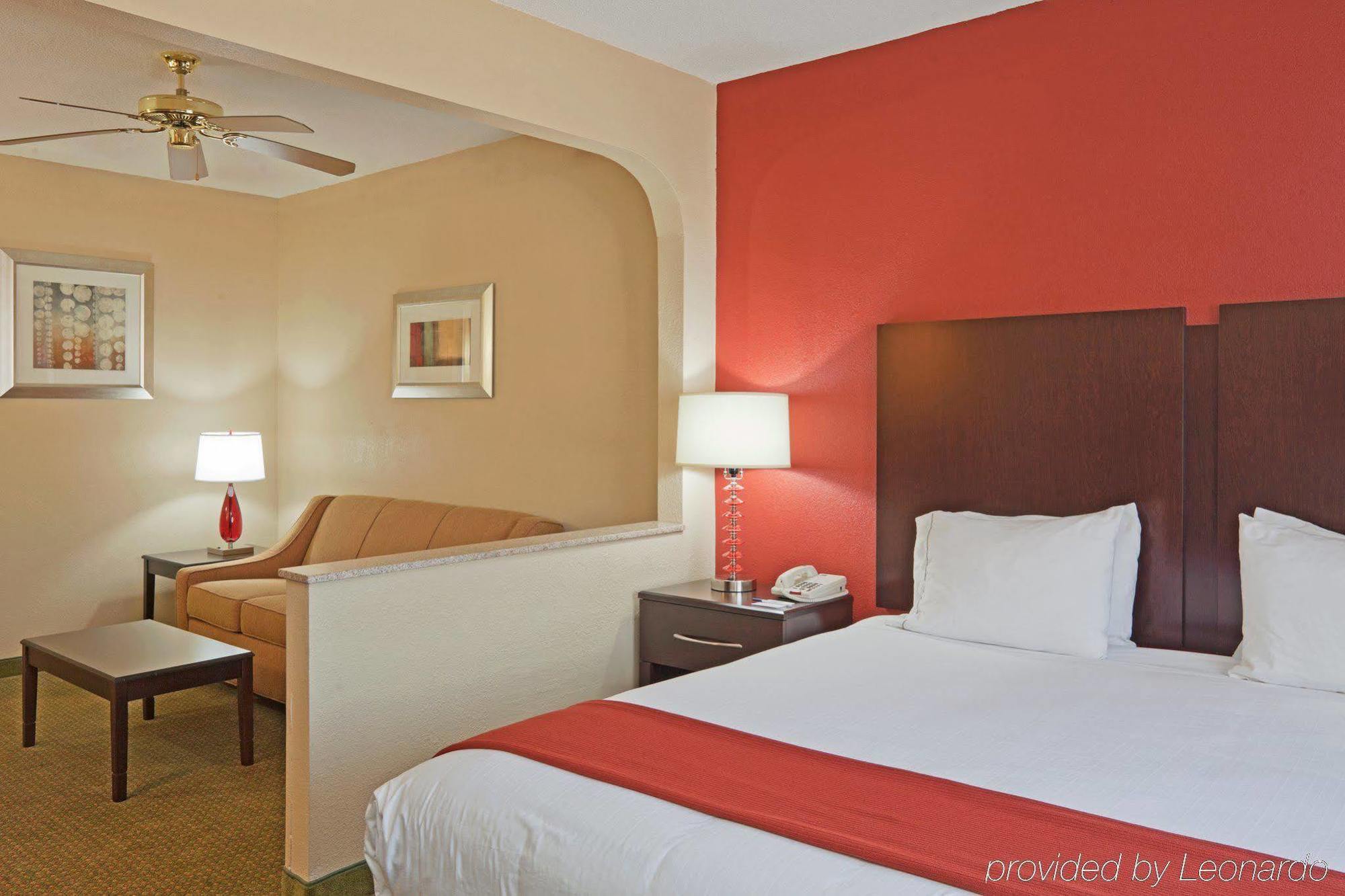 Holiday Inn Express & Suites - Oxford By Ihg Екстер'єр фото