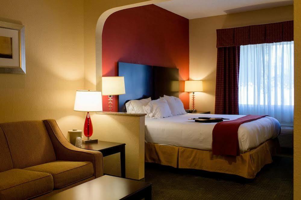 Holiday Inn Express & Suites - Oxford By Ihg Екстер'єр фото